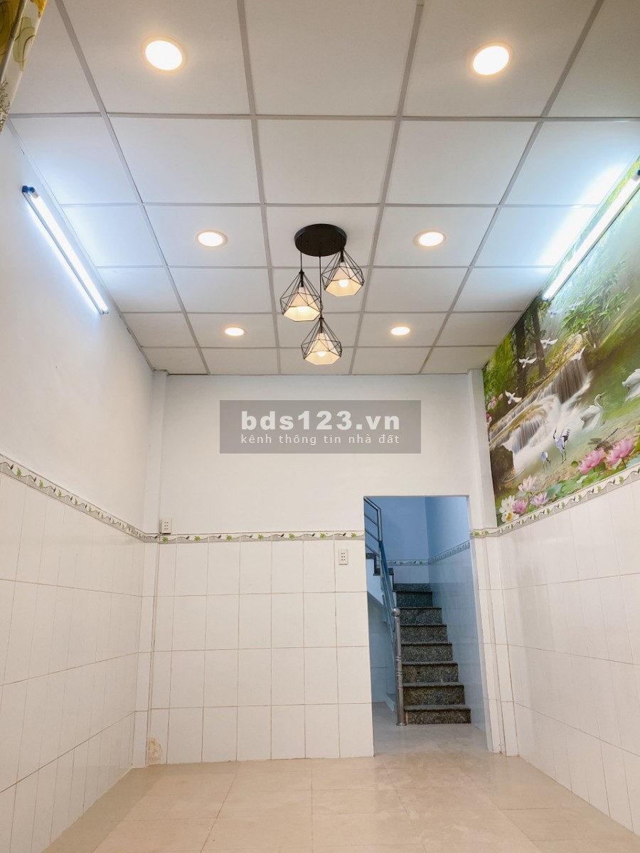 Cần tiền bán gấp nhà xinh, tiện ở ngay hẻm Chiến Lược, P. BTĐ, Quận Bình Tân