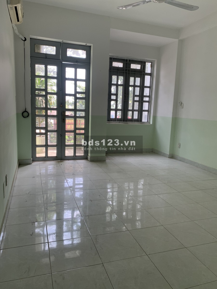 Nhà Nguyễn Hữu Cảnh, dt 4x20m 4 sàn gồm 6 phòng 6wc, nhà đẹp.