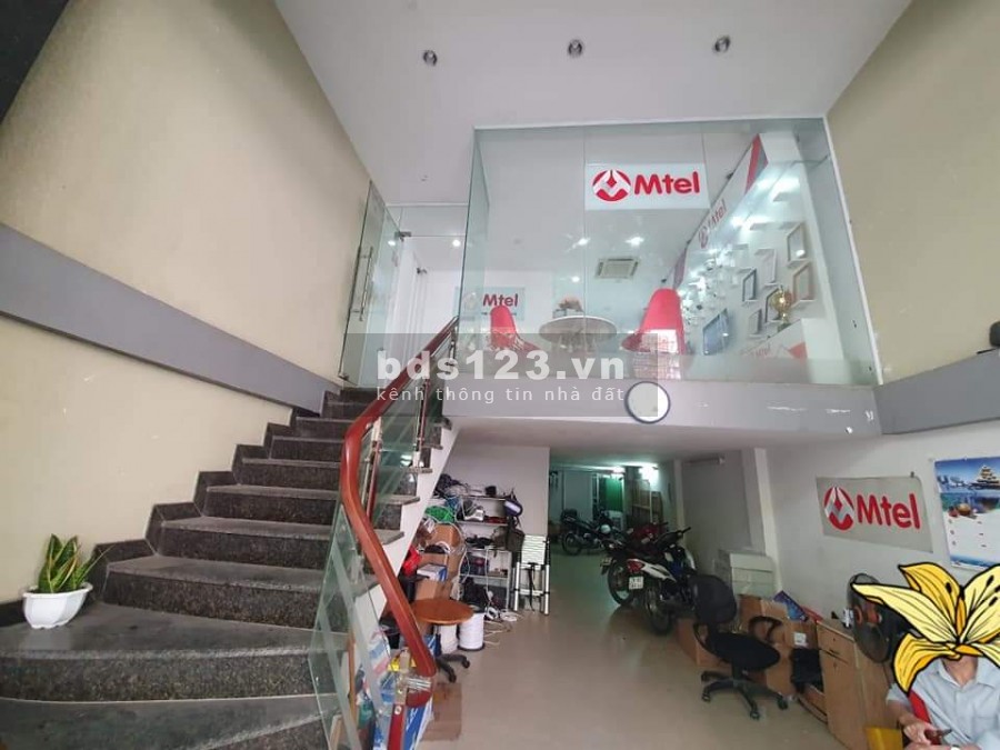 Cần bán nhà Gấp mặt phố Xuân Thủy 36m2, 5 tầng, 3.5 tỷ.