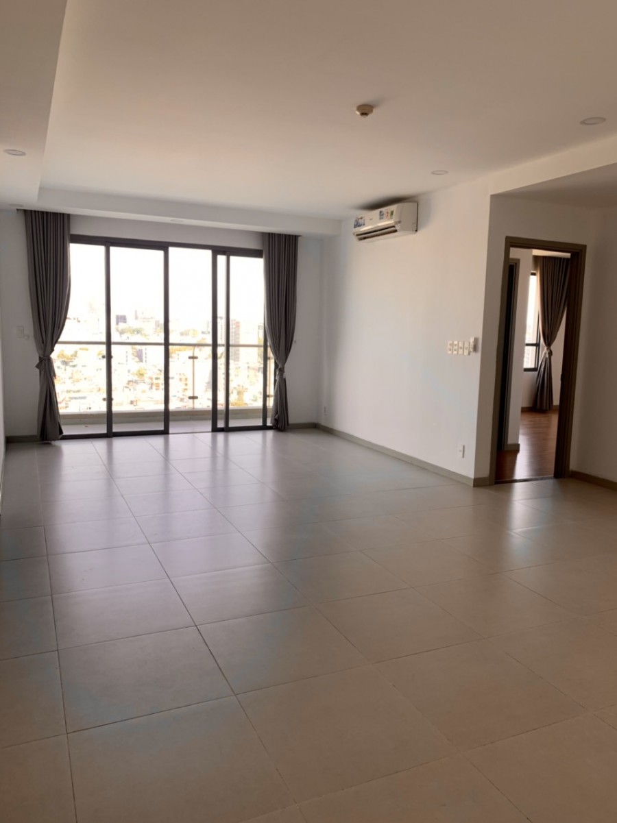 Bán gấp căn 3PN The Gold View Quận 4. Căn góc View đẹp. Liên hệ :0933.34.05.01
