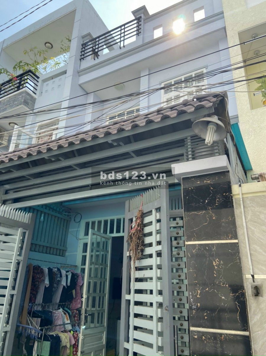 Nhà đang cho thuê, 2 phòng ngủ, 72m2, Bà Triệu Tân Xuân giá 860 triệu