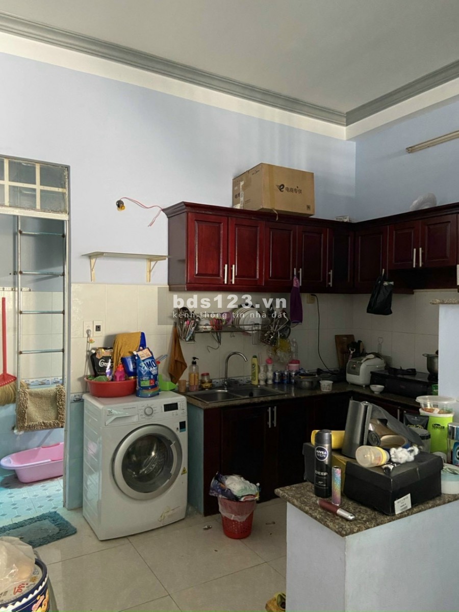 Nhà đang cho thuê, 2 phòng ngủ, 72m2, Bà Triệu Tân Xuân giá 860 triệu