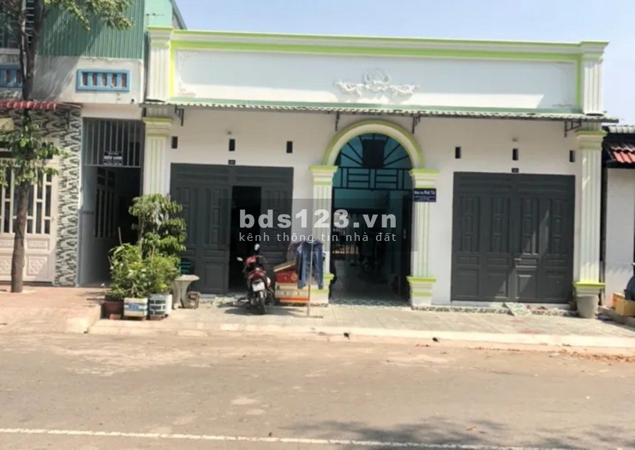 Chủ Kẹt Tiền Cần Sang Gâp Dãy Trọ 16P+2Kiot Ngay TT KCN, Dân Cư Đông Kín Mít, Sát Chợ, Giá Rẻ