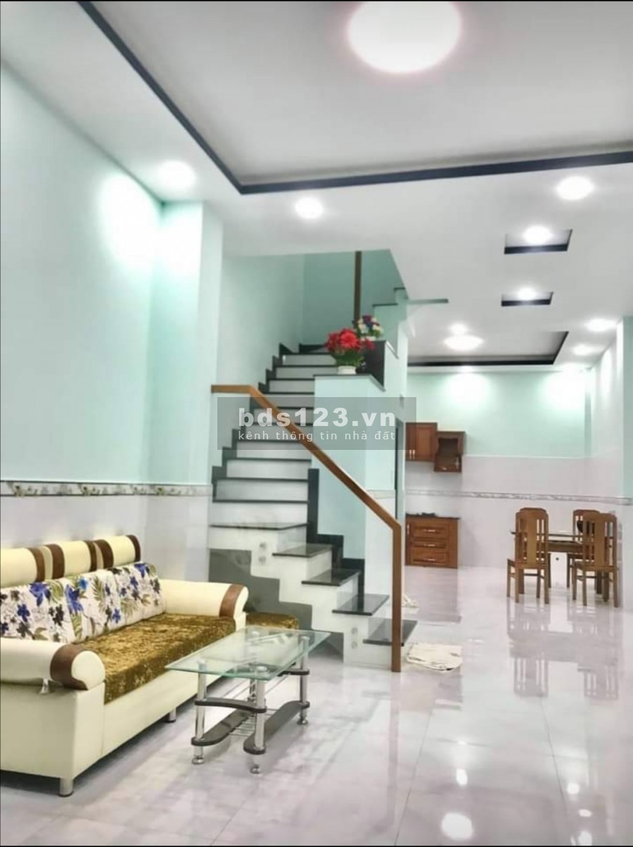 Nhỏ siêu hiếm gần MT Lạc Long Quân chỉ 3.8 tỷ dt 40m2, hẻm trước nhà 4m