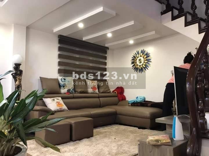Bán Nhà P Nguyễn Đình Hoàn DT: 35m x 6 Tâng, mặt tiền: 4m, Lô Góc, Gần Phố. Giá: 4.2 Tỷ