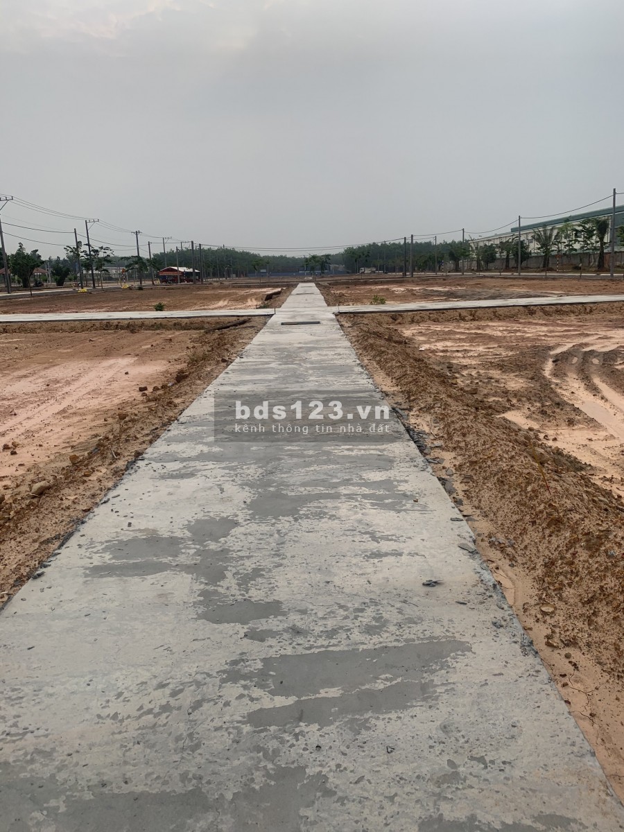 Đất ngay mặt tiền qlo 13- ngay trung tâm Bàu Bàng
