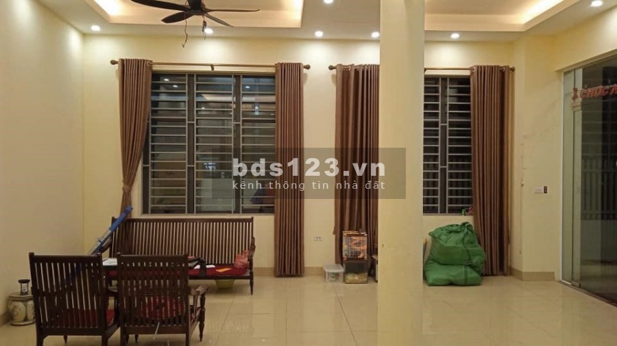 Bán nhà mặt phố Khâm Thiên, Vỉa hè, ô tô, KD. 135m2 MT6.2m nhỉnh 27 tỷ