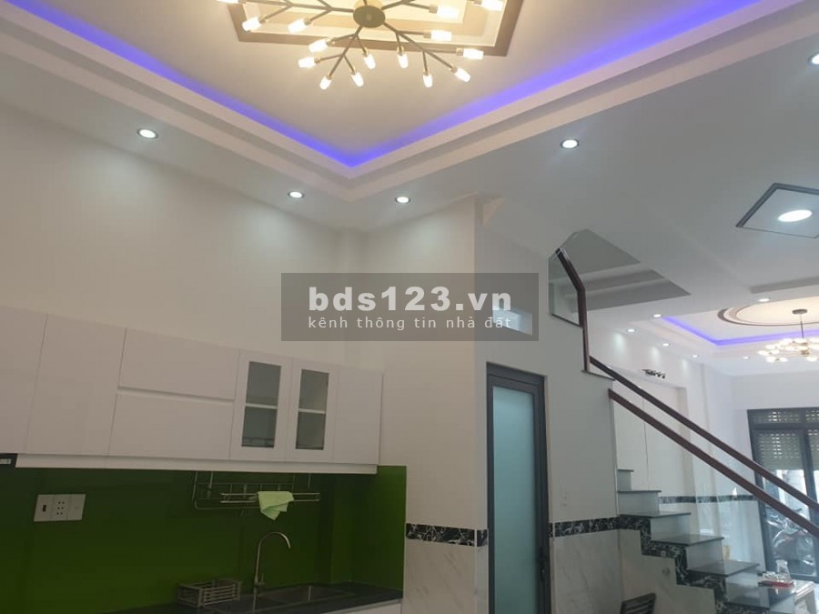 Bán Nhà Phố Gò Vấp HXH DT: 61m2, 3L, 4.2m x 13m, Giá Chỉ: 8.1 tỷ.