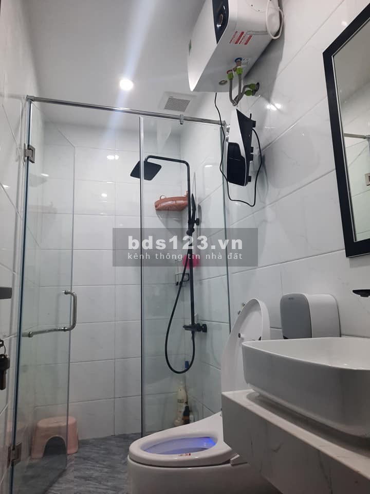 Cần bán gấp nhà ngõ 554 đường Nguyễn Văn Cừ 82m2, 4T, MT 4.3m, giá 7 tỷ. Ôtô, KD.