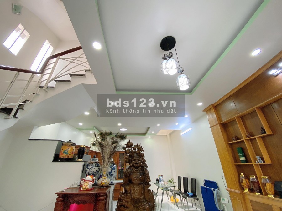 Bán gấp CHDV Phường 2, Phú Nhuận , dt 86m2, giá 10.8 tỉ