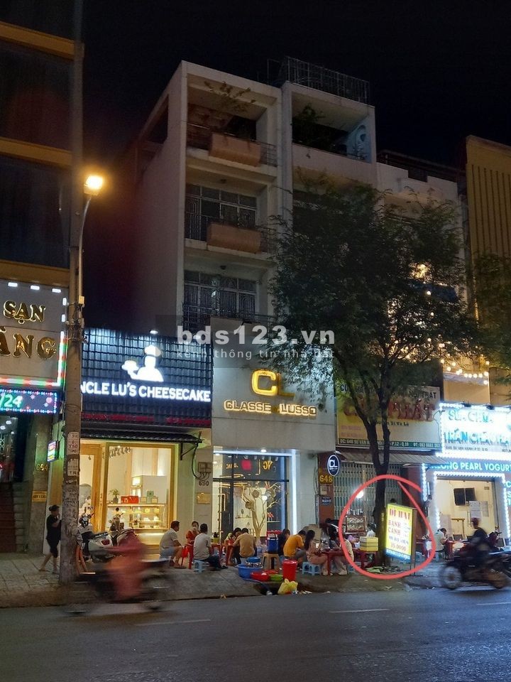Cho thuê mặt bằng Quận 10 đường Sư Vạn Hạnh DT 4x17 trệt lửng 2 lầu giá 45 triệu/tháng