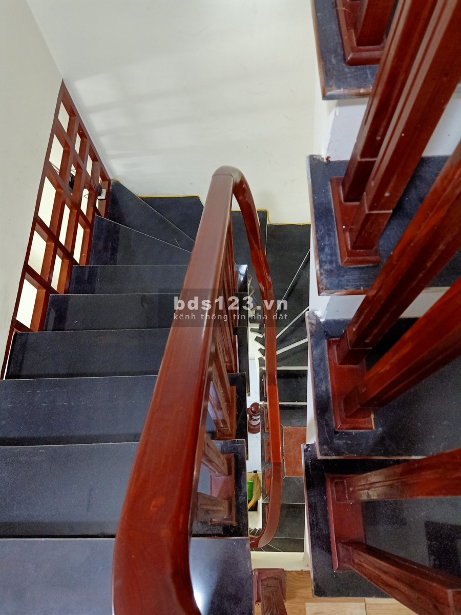 KIM GIANG 38M2 5 TẦNG 3.75 TỶ, RA PHỐ CHỈ 20M