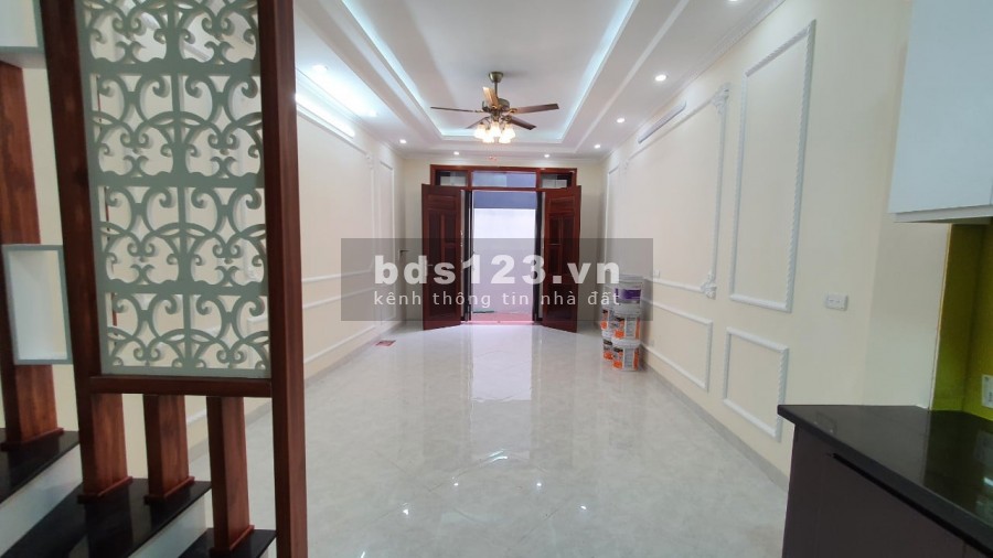 CHUỖI LIỀN KỀ SANG TRỌNG TẠI ĐỊNH CÔNG THƯỢNG XE BA GÁC CHẠY, NGÕ THÔNG, KINH DOANH TỐT, SẦM UẤT, NHỘN NHỊP GIÁ BÌNH DÂN