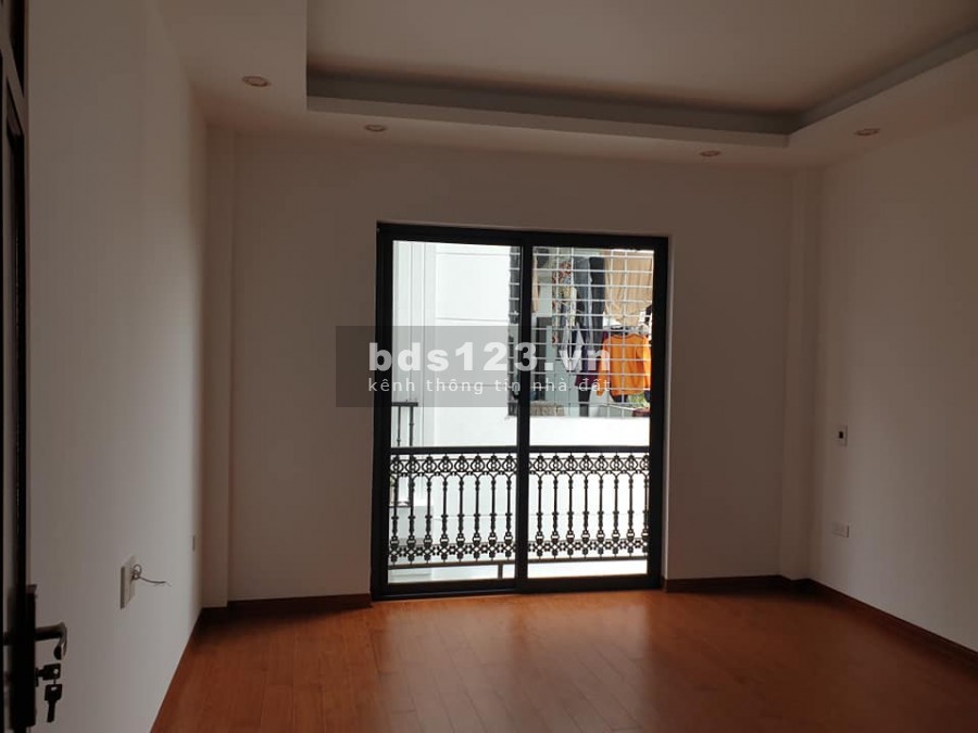 Bán nhà Thạch Bàn Nhà Mới, Oto Gần nhà, gần AEON 2.5 tỷ. DT: 32m