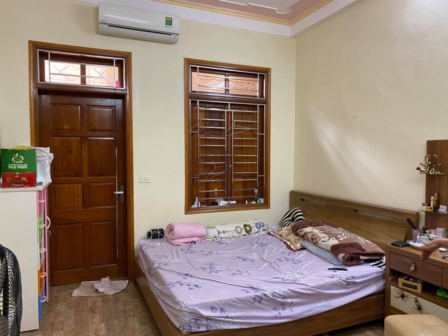 Bán Nhà Phố Cự Lộc 50m2 x 5 Tầng, MT 4m, Giá 4.85 Tỷ. Liên hệ 096 -746 -9345.