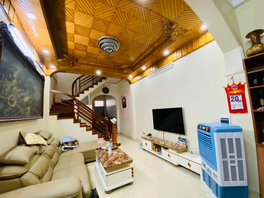 Cự Lộc, 50m2, 4 tầng, MT 3.7m, giá 5.3 tỷ