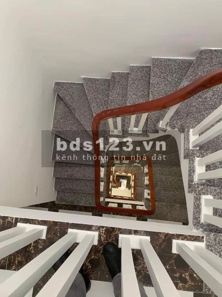 BÁN NHÀ ĐẸP LONG LANH TAM TRINH 30m2x4 tầng giá 2,7 tỷ Ô tô 10m
