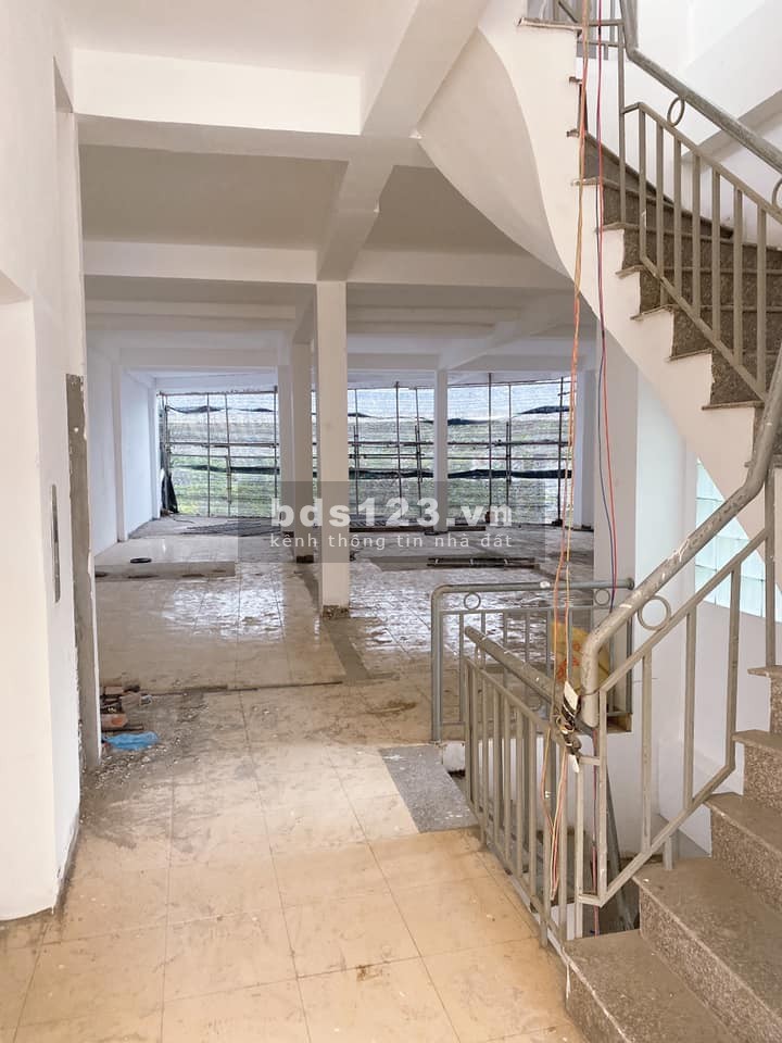 Bán tòa nhà phố Hoàng Cầu, Đống Đa 216 m2, 8 Tầng, MT 11m GIá 66 tỷ