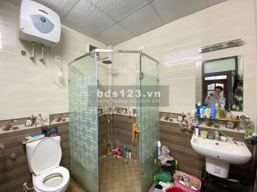 Bán nhà Phố Trần Quý Cáp, Ô tô đỗ cách 15m, 23/25m2, giá 2,3 tỷ