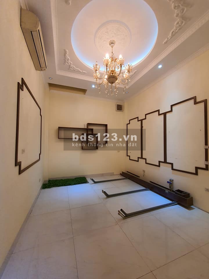 Bán gấp nhà 5 tầng Bùi Xương Trạch, Thanh Xuân 41m2 chỉ 2,8 tỷ