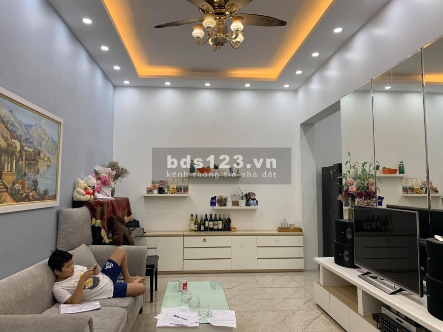 BÁN NHÀ HỒ TÙNG MẬU 54M 5 TẦNG 4.6 TỶ VỀ Ở LUÔN