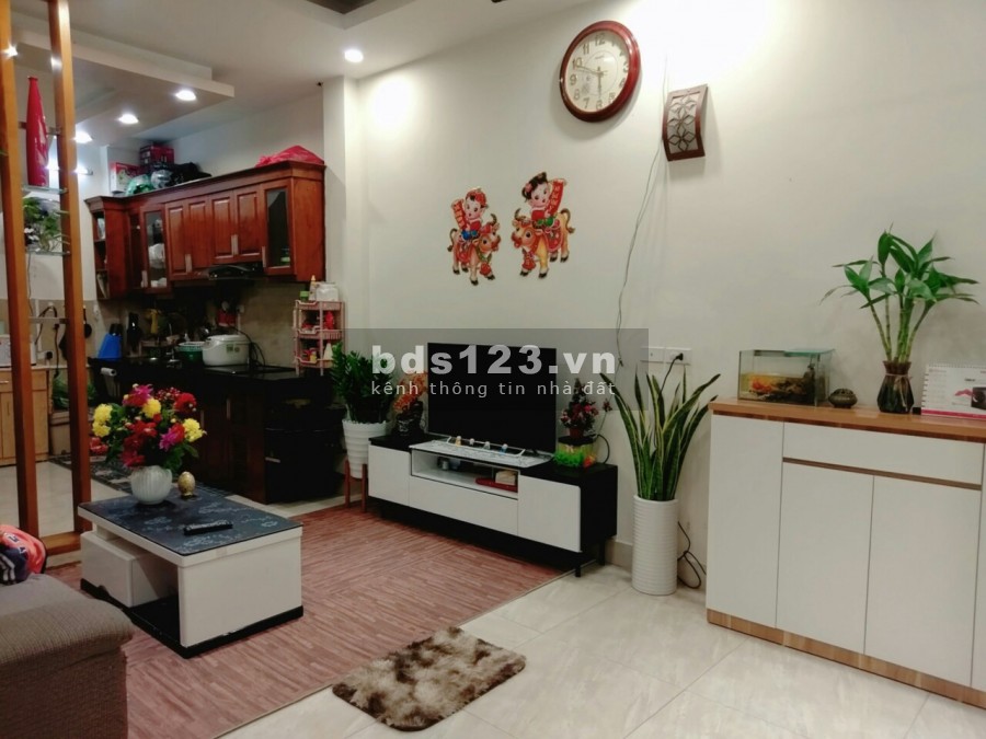 BÁN NHÀ XUÂN LA, 32M2 5TẦNG 3.3TỶ, Khu dân trí cao, sầm uất.