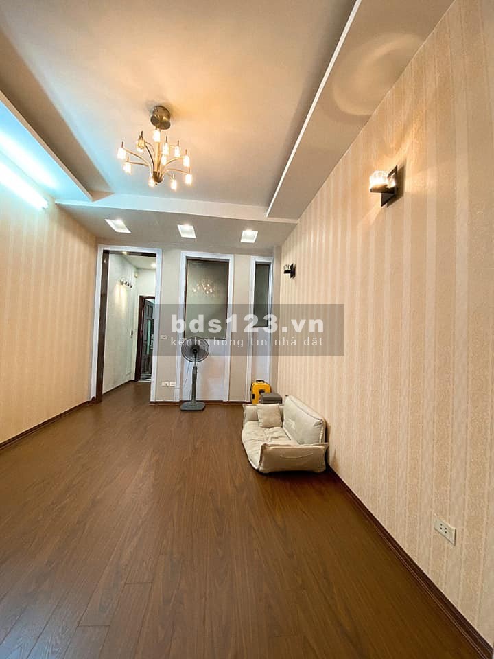 BÁN NHÀ LÁNG HẠ NGÕ THÔNG GẦN PHỐNGAY CẠNH RẠP CHIẾU PHIM, GIÁ NHỈNH 5 TỶ