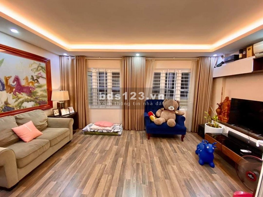 Bán gấp nhà Phương Canh, Ôtô vào nhà , 40m2, mặt tiền 7.6m, hơn 3 tỷ
