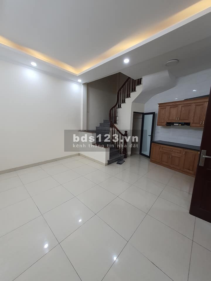 NGÕ Ô TÔ DỰ ÁN GẦN NHÀ TƯƠNG LAI GIÁ TRỊ CAO, MẶT TIỀN 5M, 5 TẦNG CHỈ 2X TỶ