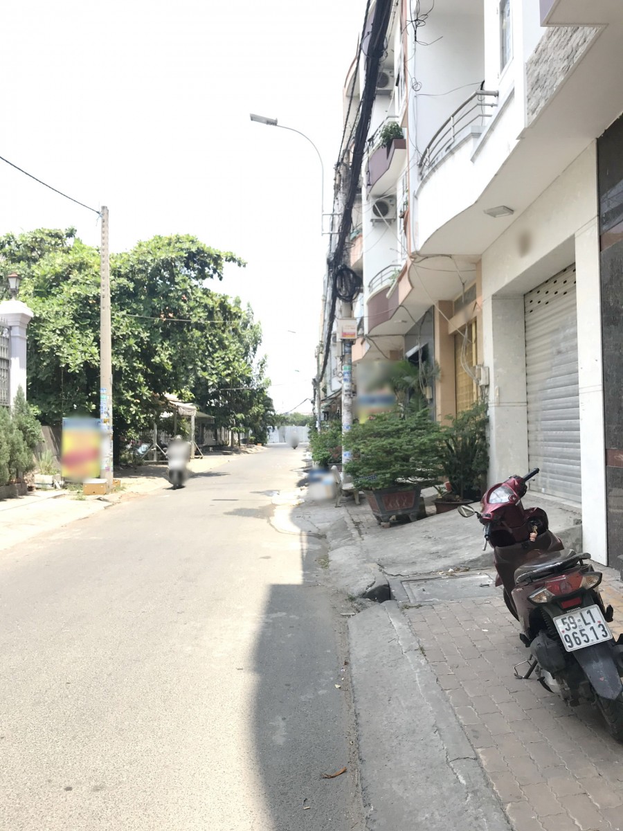 Nhà mới, 3 lầu, 6pn, mặt tiền đường Số khu Bông Sao P5 Q8