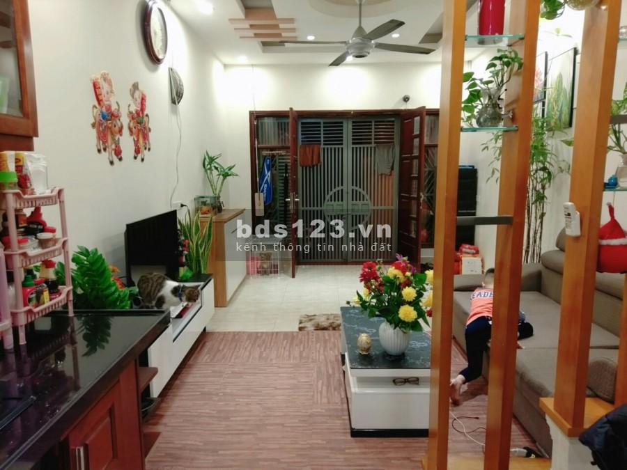 BÁN NHÀ XUÂN LA, 32M2 5TẦNG 3.3TỶ, Khu dân trí cao, sầm uất.