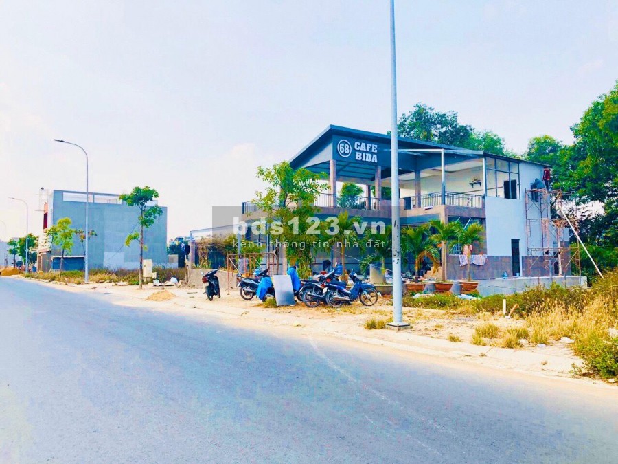 Mua đất nên chọn đất đã có sổ hồng riêng, cơ sỡ hạ tầng hoàn thiện, vị trí đẹp, bán đất 80m2 Bình Chánh