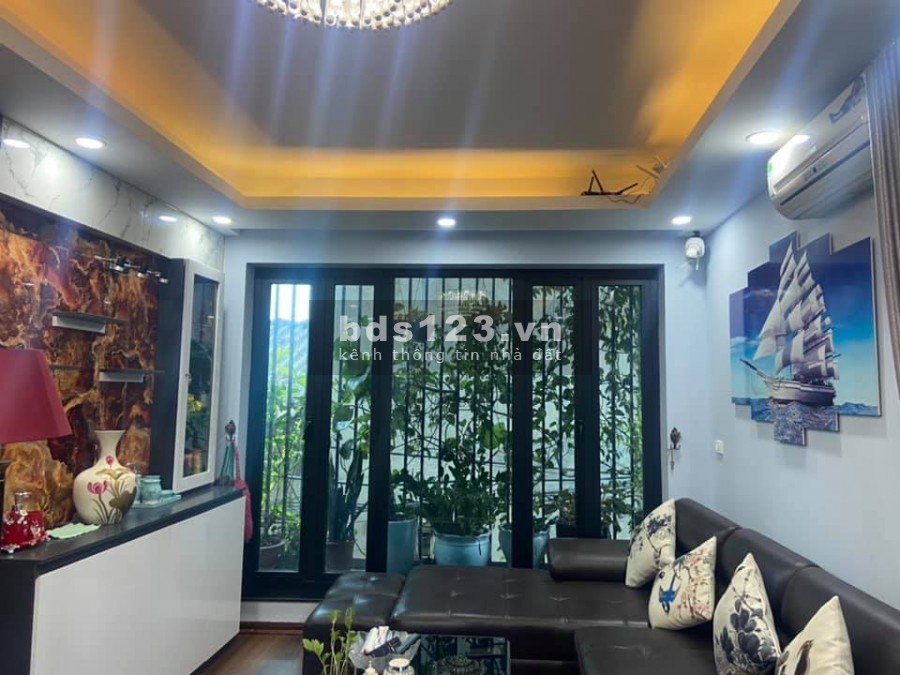 Bán Nhà Phố Đại Mỗ, 46m², Lô Góc, Ô tô Đỗ Cổng, giá 2 tỷ 63 Lh 0902083139