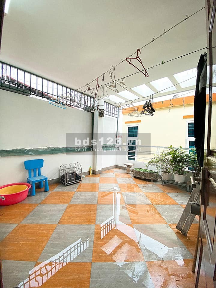 BÁN NHÀ LÁNG HẠ NGÕ THÔNG GẦN PHỐNGAY CẠNH RẠP CHIẾU PHIM, GIÁ NHỈNH 5 TỶ