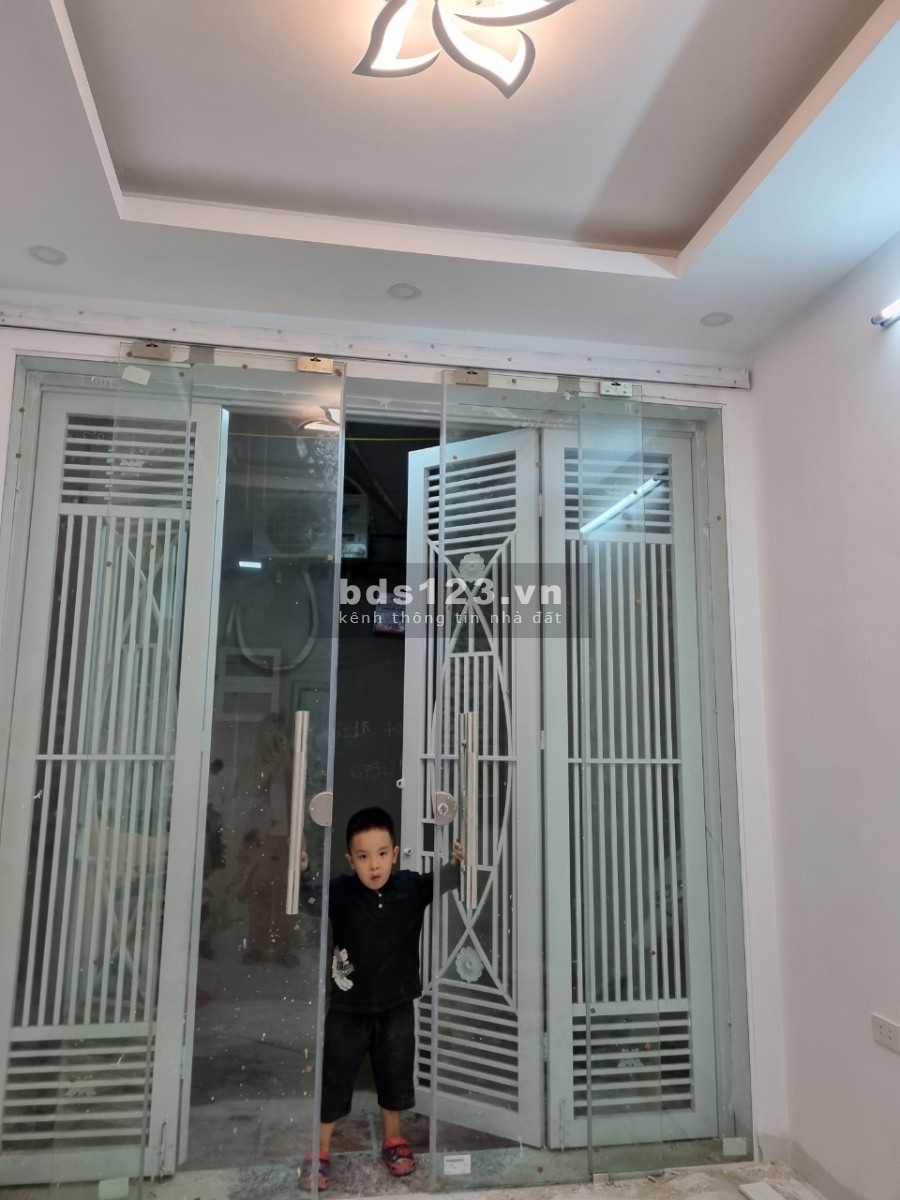 Lĩnh Nam dt 20m2 NHỈNH 1.75 TỶ NHÀ ĐẸP LUNG LINH MỚI TINH