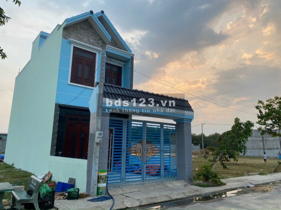 TÔI CHÍNH CHỦ CẦN BÁN ĐẤT GẤP ĐẤT NẰM NGAY NGÃ TƯ ĐƯỜNG BA SA TỈNH LỘ 2 THUỘC XÃ TRUNG LẬP HẠ