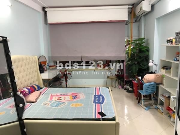 Bán Nhà Hoàng Đạo Thành Ô Tô Tránh dt 45m2 giá 4 tỷ 4