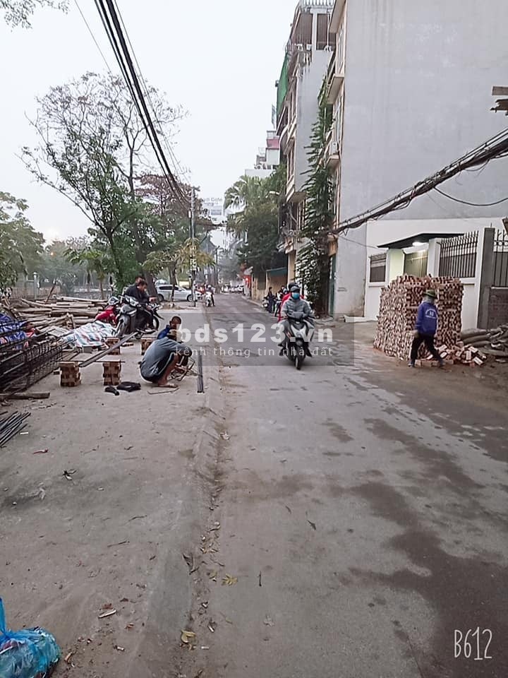 Hoàng Quốc Việt ô tô tránh DT 218m2 mt 8m, mặt ngõ to như phố kinh doanh khủng hơn100tr/m