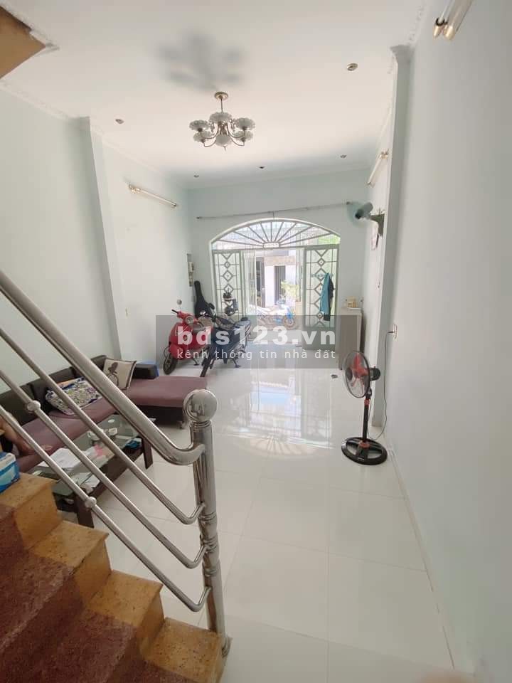 Bán Nhà quân Tân bình Giá Rẻ, ngang3 nở hậu 4,5 dài 9,1 1trệt 1lầu Chính Chủ giá chỉ3tỷ 6