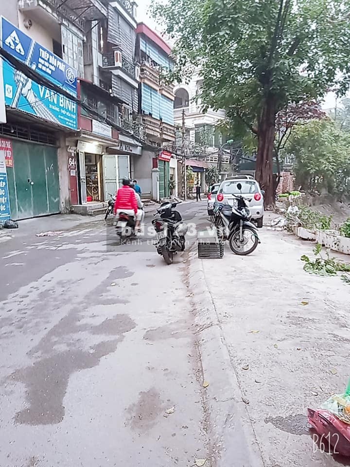 Hoàng Quốc Việt ô tô tránh DT 218m2 mt 8m, mặt ngõ to như phố kinh doanh khủng hơn100tr/m