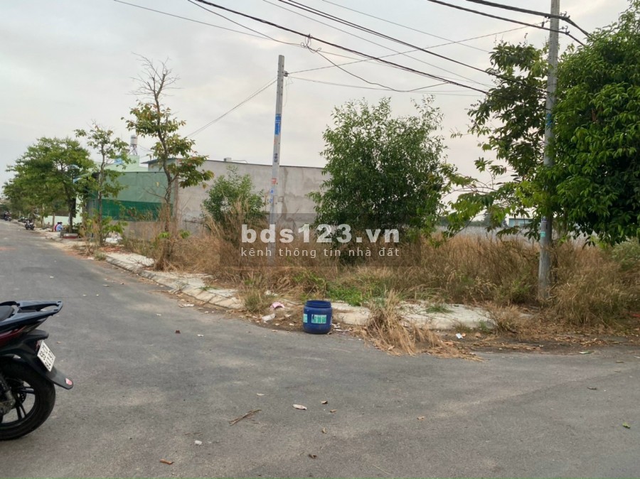 Bán đất nền gần sân Golf gần Vin CiTy giá bán 860 triệu. pháp lý chuẩn đầy đủ, lhcc
