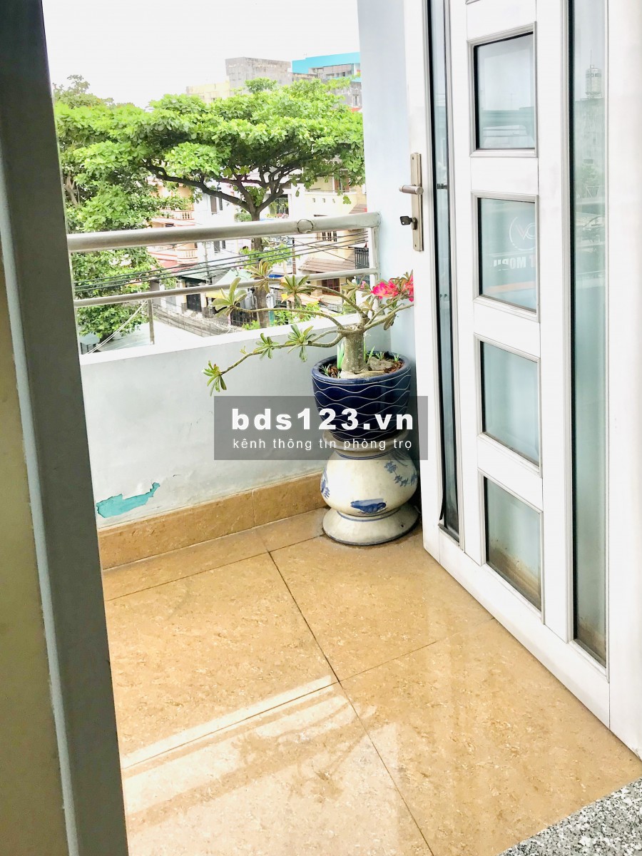 Phòng trọ 30m2 BAN CÔNG WC RIÊNG gần Emart