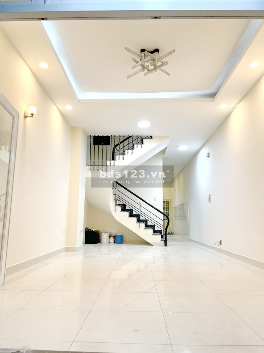 Bán nhà 2 lầu mặt tiền 12m đường nội bộ Tạ Quang Bửu Phường 4 Quận 8