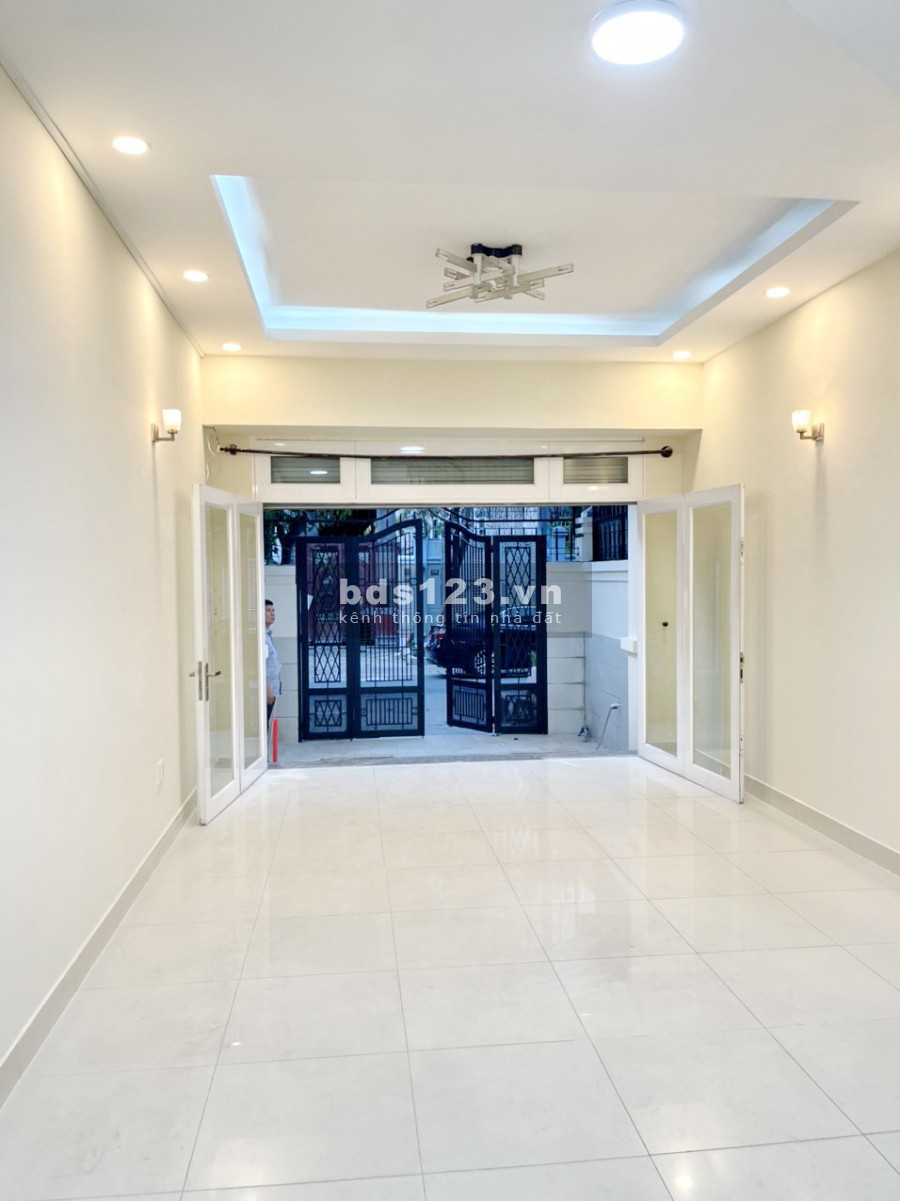 Bán nhà 2 lầu mặt tiền 12m đường nội bộ Tạ Quang Bửu Phường 4 Quận 8
