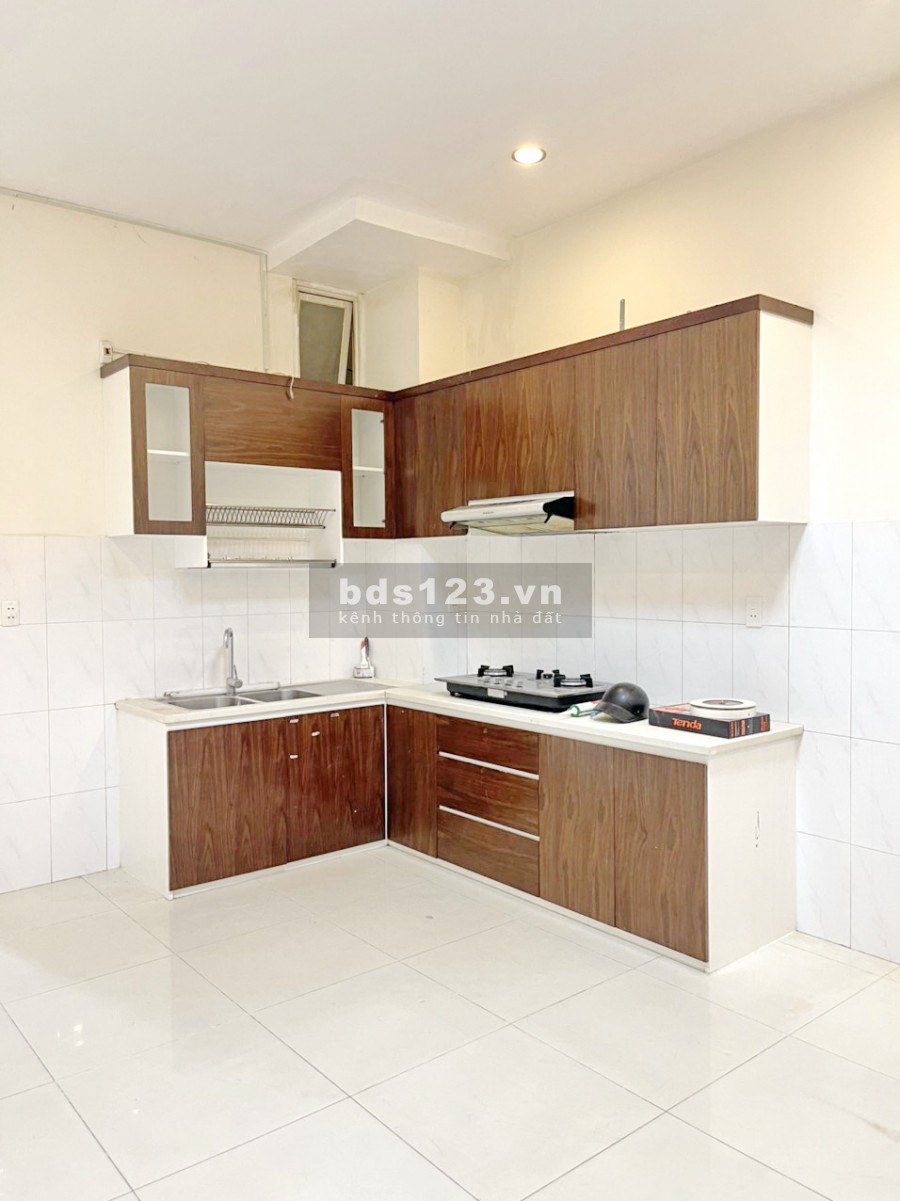 Bán nhà 2 lầu mặt tiền 12m đường nội bộ Tạ Quang Bửu Phường 4 Quận 8