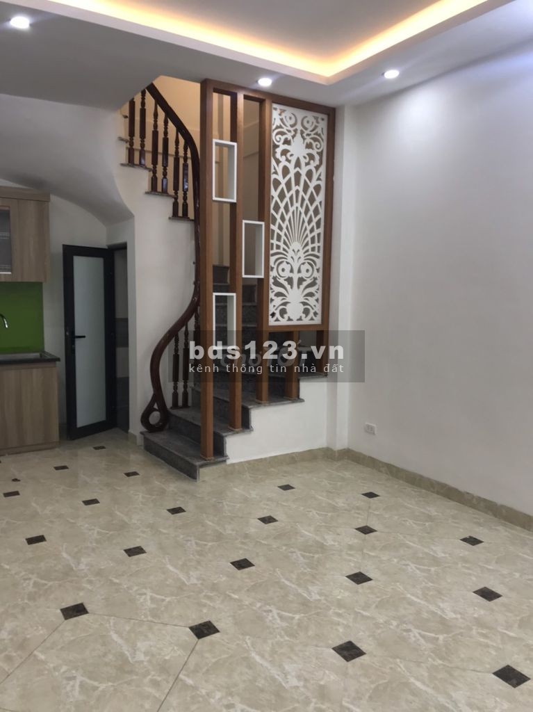 Bán Nhà Hoàng Mai 4 tầng , ô tô 7 chỗ đi qua, MT 4m, giá chỉ 4.5 tỷ