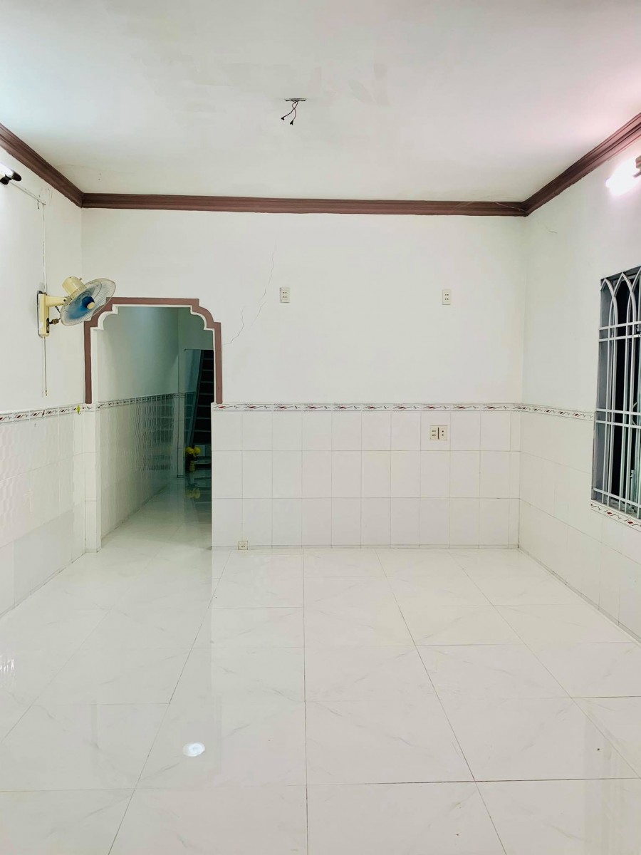 Bán nhà Quận Bình Thạnh, đầu tư sinh lời,dt 83m2(5x18) chỉ 65tr/m2.