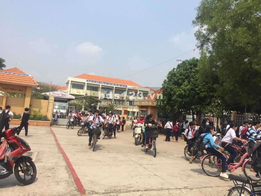 ĐẤT MT CHỢ 297M2 THỔ CƯ BUÔN BÁN SẦM UẤT DÂN ĐÔNG