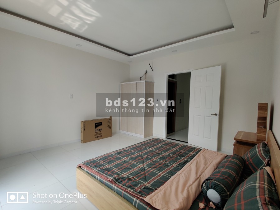 Nhà chính chủ 200m2 sổ hồng riêng
