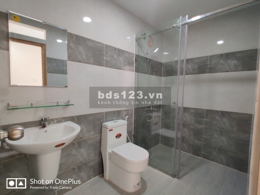 Nhà chính chủ 200m2 sổ hồng riêng